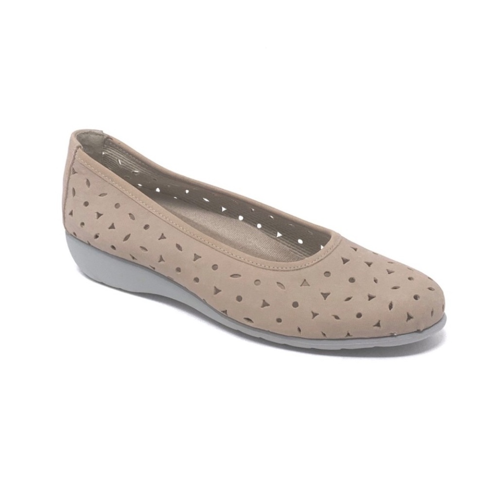 Munro Aubrey Walking Shoe Women’s Size 8.5 Tan Nubuck Perforated Loafers